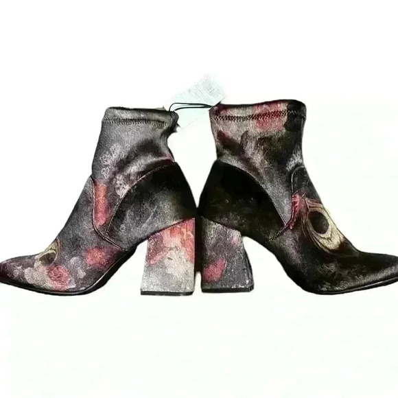 NWT A NEW DAY Target Velvet Floral Peacock Ankle Boots Heels Size 6.5​ - Picture 1 of 7